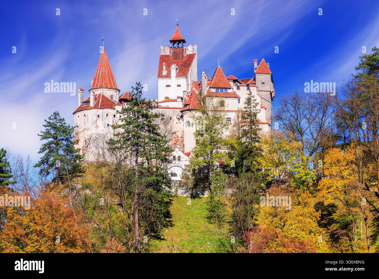 Brasov, Transylvania. Rumänien. Die mittelalterliche Burg Bran, bekannt für den Mythos von Dracula. Stockfoto