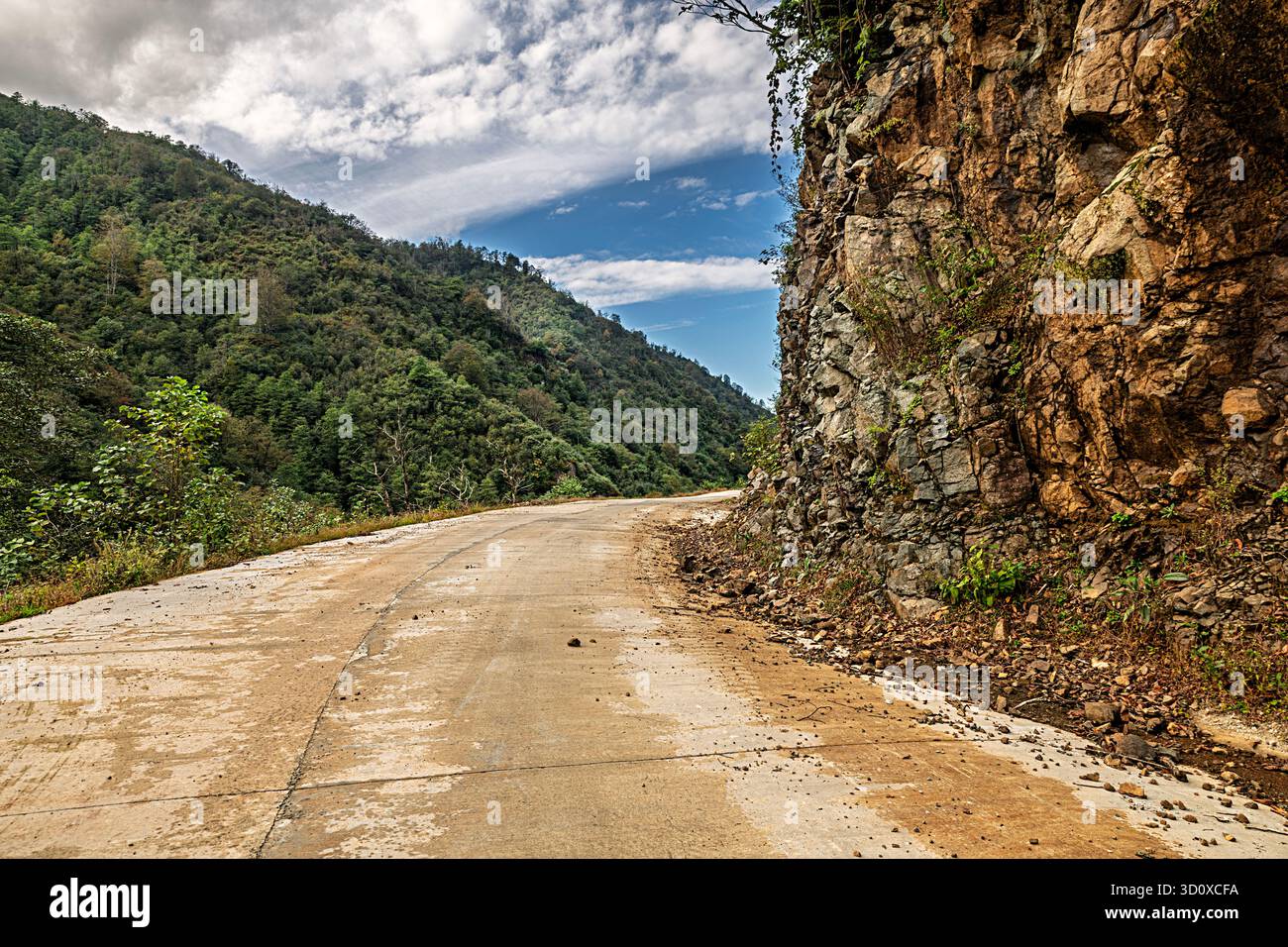 Blick von einem Tal im Schwarzen Meer Stockfoto