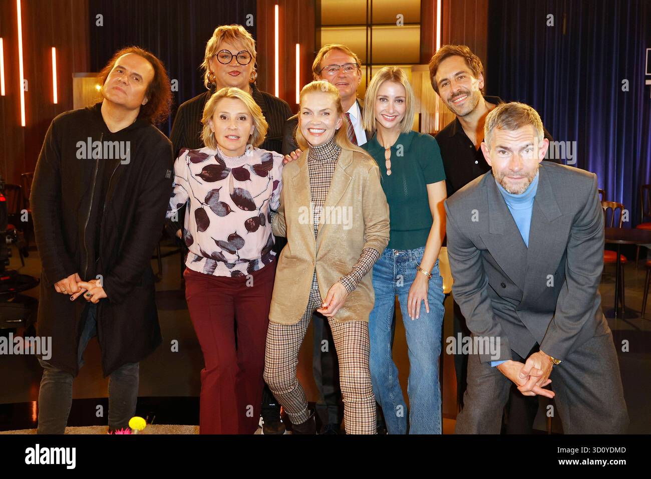 Koelner Treff Folge 752 Mille Petrozza, Ilka Bessin, Susan Link, Anna Loos, Andreas Englisch, Alina Bock, Max Giesinger, Micky Beisenherz, Koelner Treff Folge 752, WDR Studio BS3, Köln, 24.10.2025 *** Koelner Treff Episode 752 Mille Petrozza, Ilka Bessin, Susan Link, Anna Loos, Andreas Englisch, Alina Bock, Max Giesinger, Micky Beisenherz, Koelner Treff Episode 752, WDR Studio BS3, Köln, 24 10 2025 Copyright: xEventpressxBecherx Stockfoto