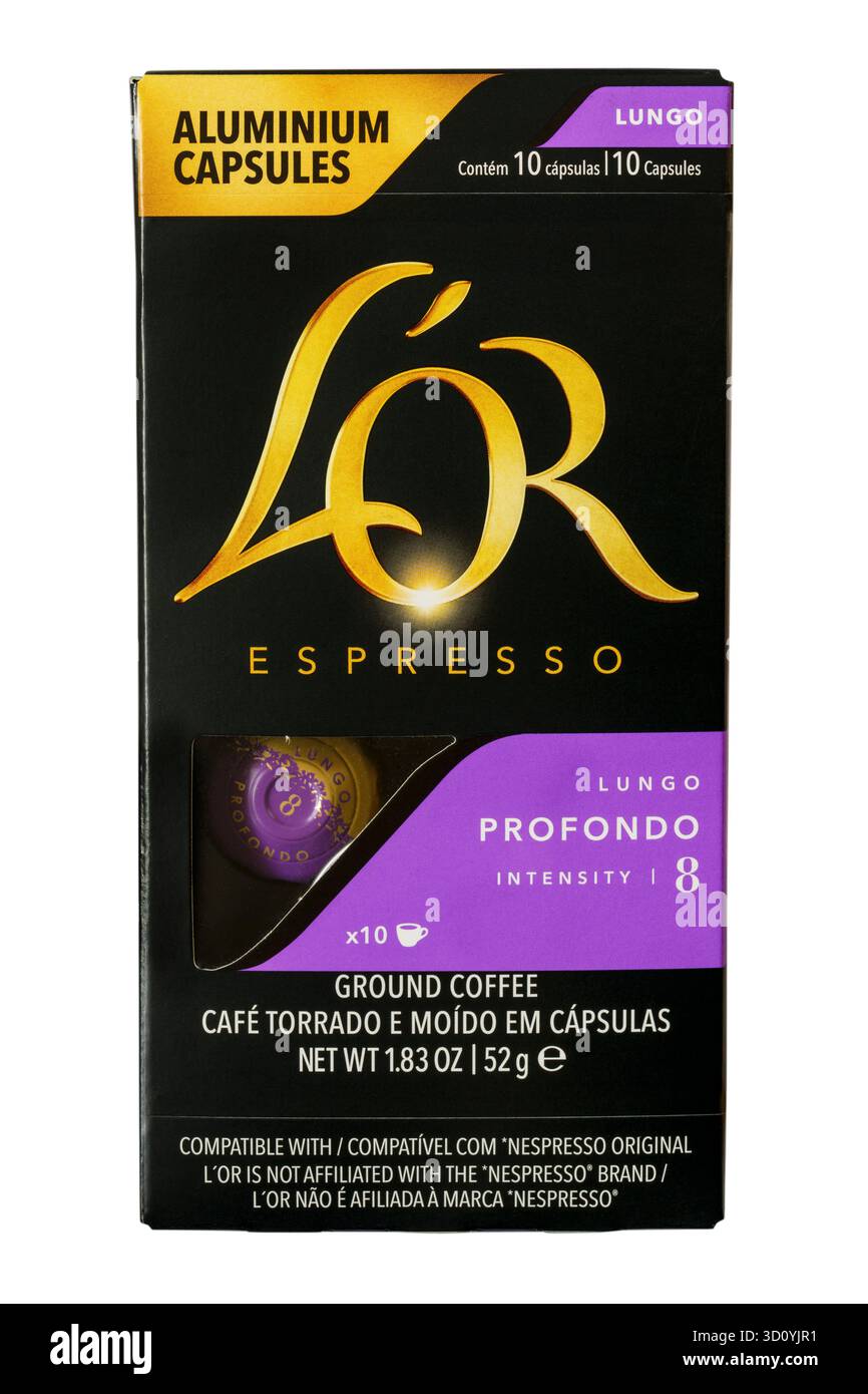 Packung L'Or Espresso Lungo Profondo Kaffeekapseln aus Aluminium isoliert auf weißem Hintergrund - gemahlener Kaffee Stockfoto