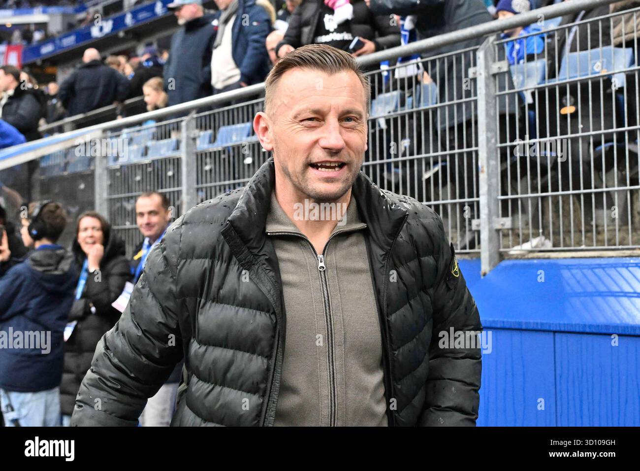 25.10.2025, Volksparkstadion, Hamburg, DE; 1. FBL, Hamburger SV vs. VfL Wolfsburg im Bild ehemaliger HSV-Profi Ivica Olic zu Besuch im Volksparkstadion Foto ? DIE NORDPHOTO GMBH/ WITKE DFL-VORSCHRIFTEN VERBIETEN DIE VERWENDUNG VON FOTOGRAFIEN ALS BILDSEQUENZEN UND/ODER QUASI-VIDEO Stockfoto