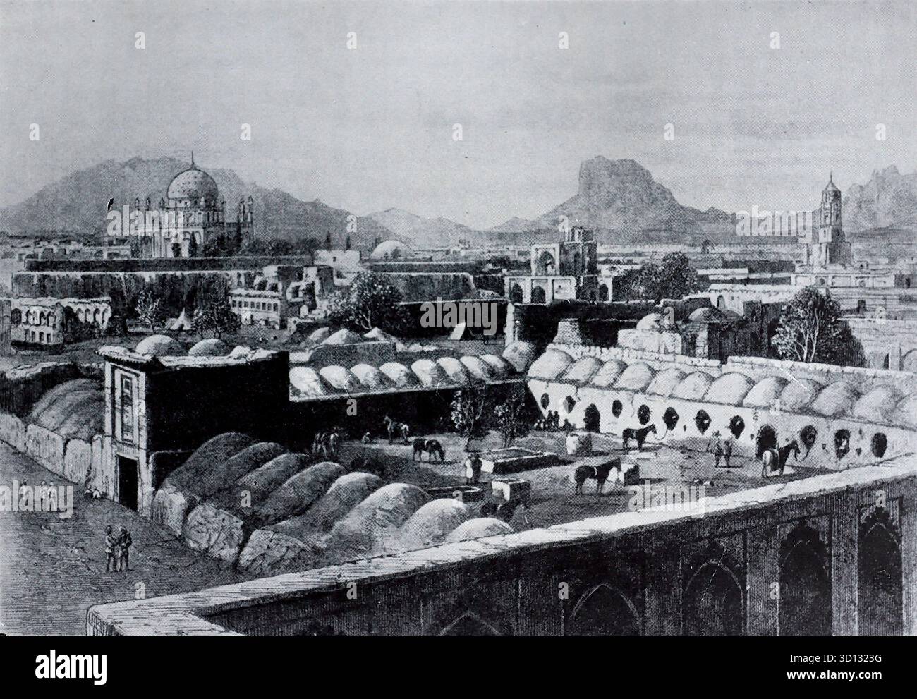 Das Innere der Zitadelle in Kandahar, Afghanistan, um 1842. Die Zitadelle von Kandahar – auch bekannt als Arge-Kandahar oder Old Kandahar – ist eine historische Festung im Süden Afghanistans, die vermutlich um 330 v. Chr. von Alexander dem Großen gegründet wurde. Sie diente als Machtsitz für mehrere Reiche und ist nach wie vor eine der bedeutendsten archäologischen und militärischen Stätten Afghanistans. Aus einem gedruckten Bild, das 1932 von Western Mail and Echo Ltd unter dem Titel The History of the Welch Regiment veröffentlicht wurde. Stockfoto