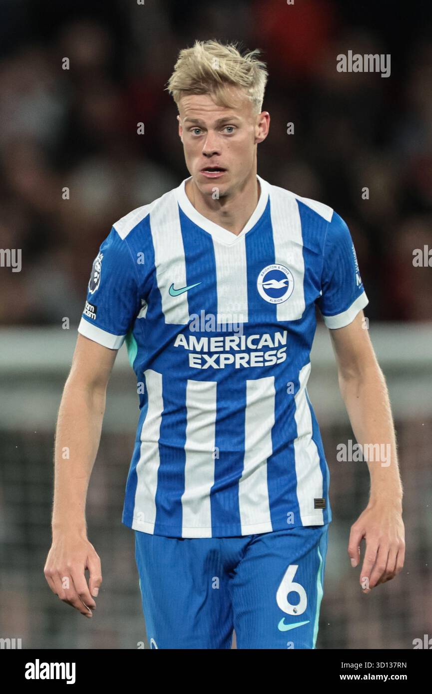 Manchester, Großbritannien. Oktober 2025. Jan Paul van Hecke von Brighton & Hove Albion während des Premier League Spiels Manchester United gegen Brighton und Hove Albion in Old Trafford, Manchester, Großbritannien, 25. Oktober 2025 (Foto: Mark Cosgrove/News Images) Credit: News Images LTD/Alamy Live News Stockfoto