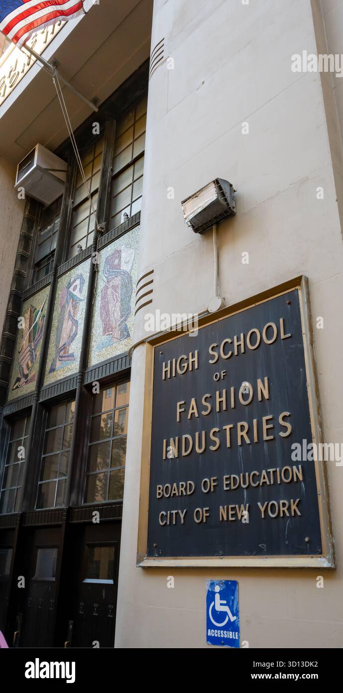 New York, Vereinigte Staaten, Mosaic Eingang der High School der Modebranche Stockfoto