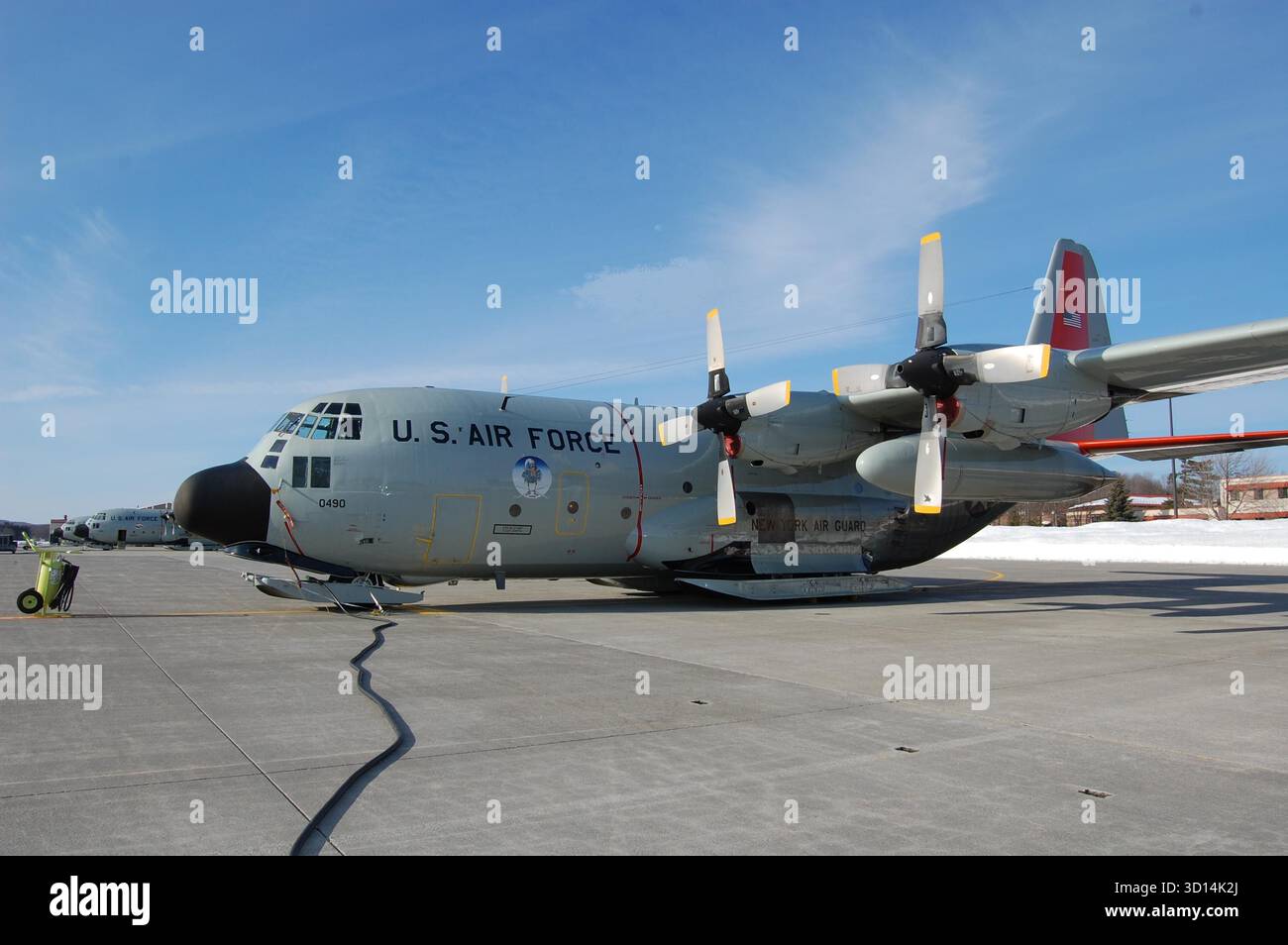 Der einzigartige LC-130 Hercules mit Ski-Ausstattung aus dem Bundesstaat New York unterstützt die US-Forschung in der Arktis und Antarktis. Stockfoto