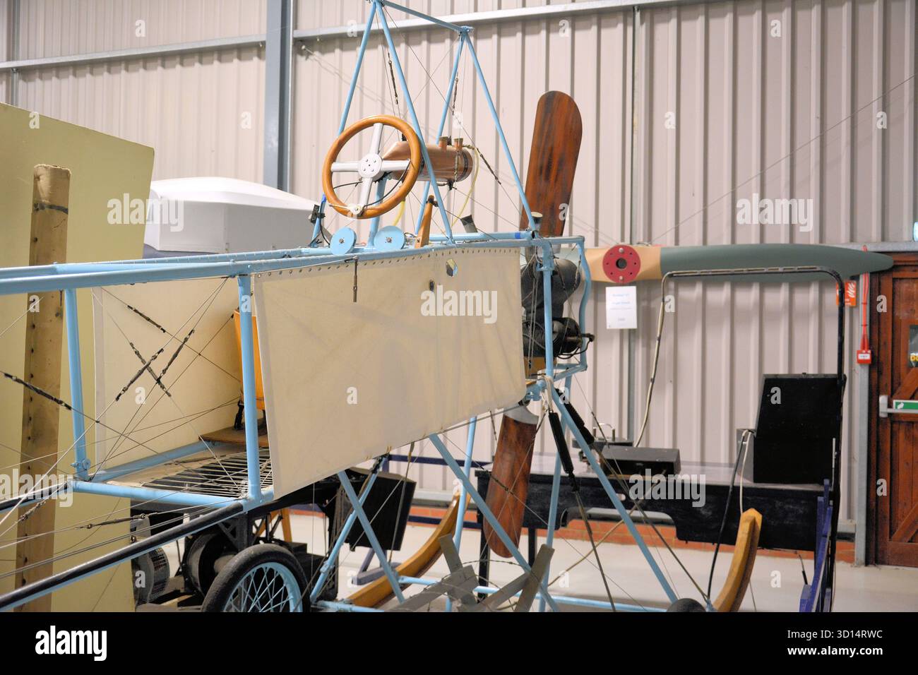 Nachbildung des Wallbro-Monoplans von 1910, das als erstes britisches Flugzeug fliegen sollte; aufbewahrt in der Shuttleworth Collection, Old Warden, Bedfordshire, Großbritannien Stockfoto