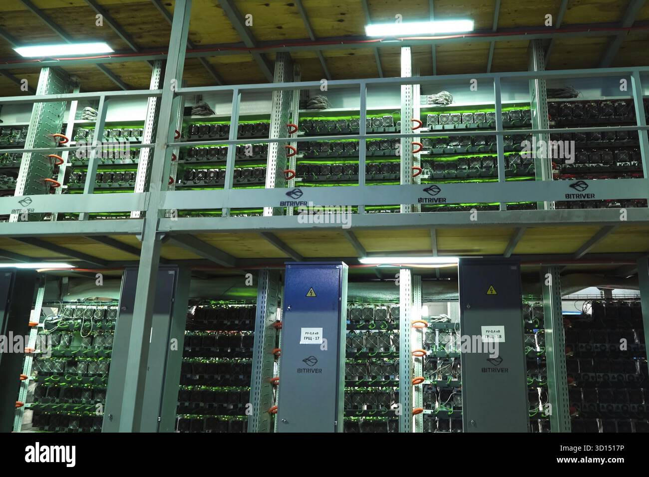 Eine Bergbaufarm, Videokarten und eine asiki-Bergbaufarm Stockfoto