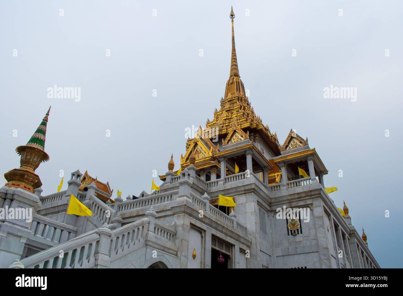 14.10.25 Bangkok, Thailand: Chinatown in Bangkok. Blick auf Straßen und Wolkenkratzer Stockfoto