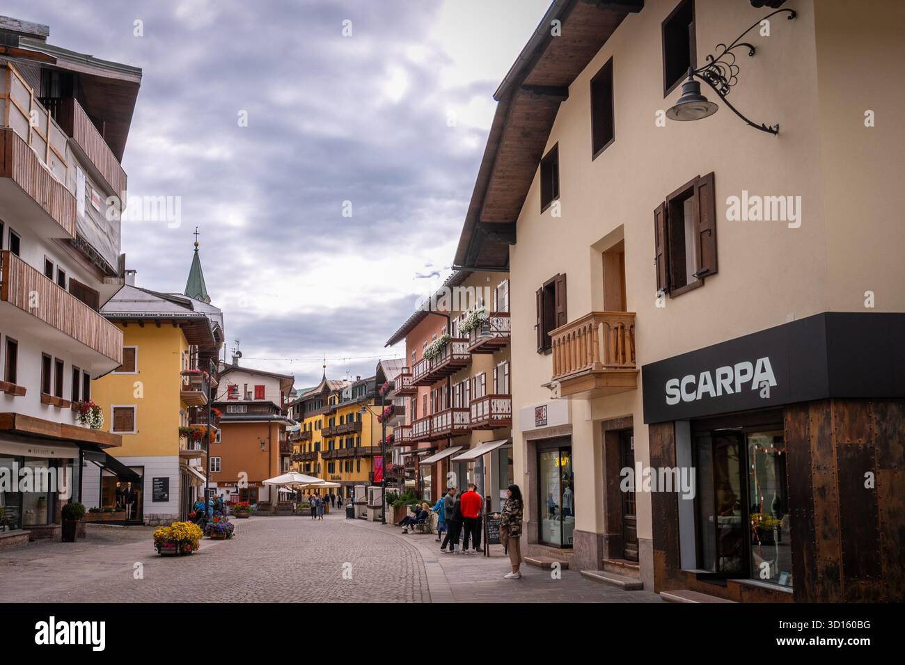 Cortina d'Ampezzo, ein Dorf im Herzen des italienischen Dolomítes, Austragungsort der Olympischen Winterspiele. Italien. Stockfoto