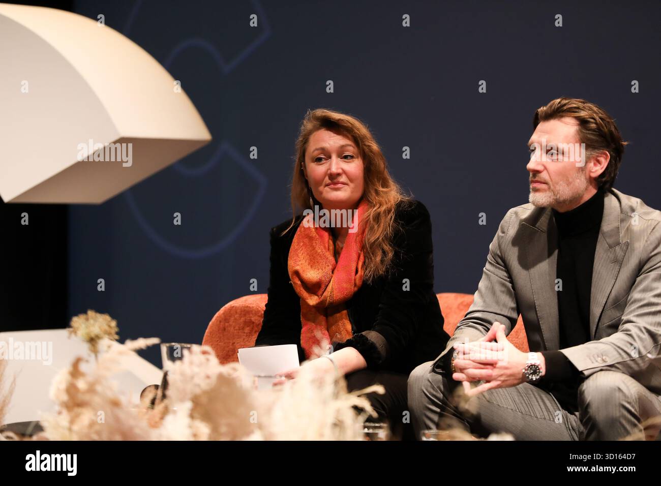 Krakau, Polen. Oktober 2025. Carolina Pietyra nimmt am 25. Oktober 2025 an der Verleihung des Goncourt-Preises beim Conrad Festival im Malopolska Garden of Arts in Krakau Teil. Das Conrad Festival ist das größte internationale literarische Ereignis in Polen und eines der größten in Europa. Das diesjährige Festivalthema lautet „Radical Hope“. Der Conrad-Preis wird seit 2015 für das beste Prosadebüt vergeben. (Foto: Klaudia Radecka/NurPhoto) Credit: NurPhoto SRL/Alamy Live News Stockfoto