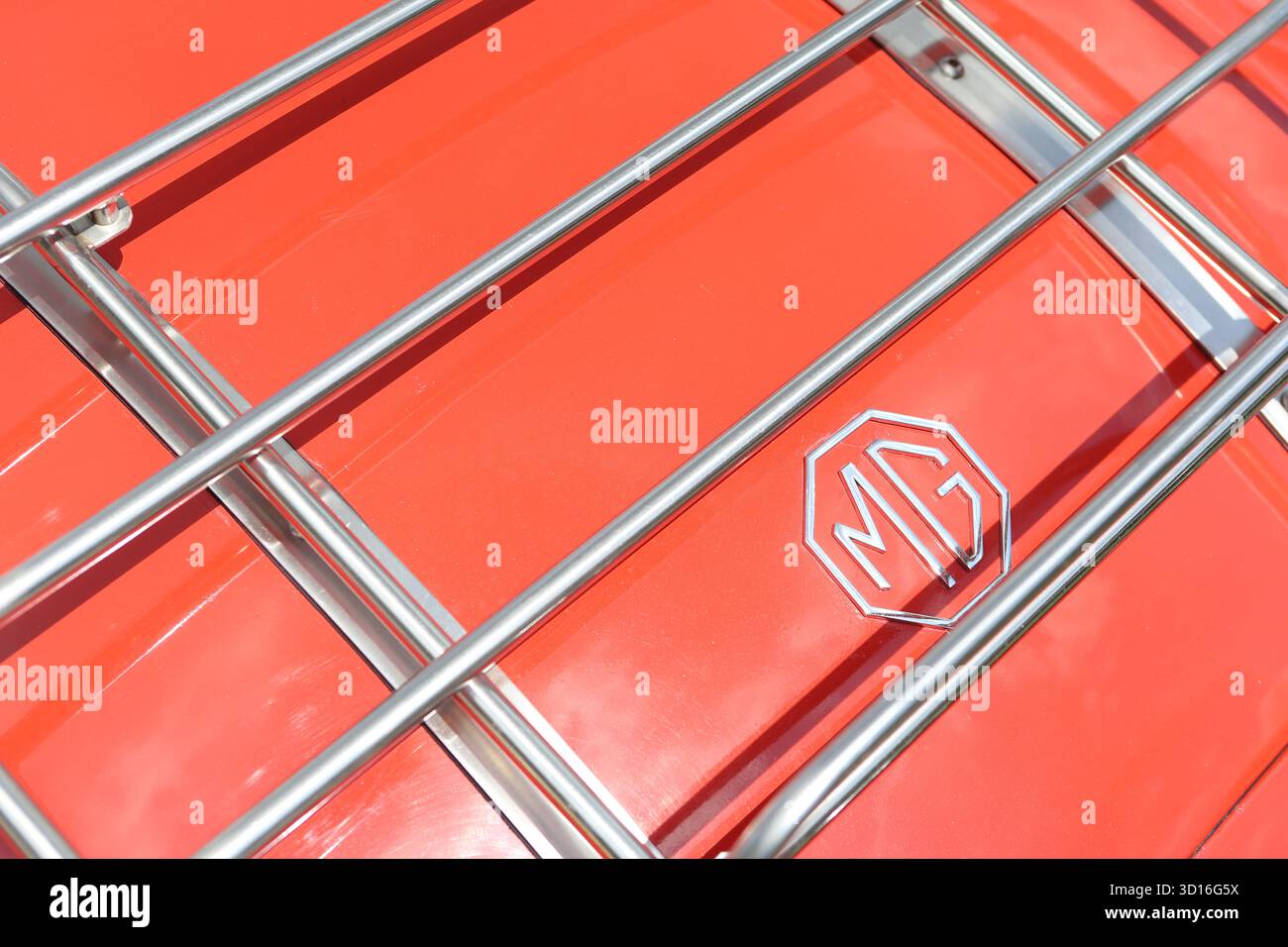 Roter Oldtimer-Lack Stockfoto