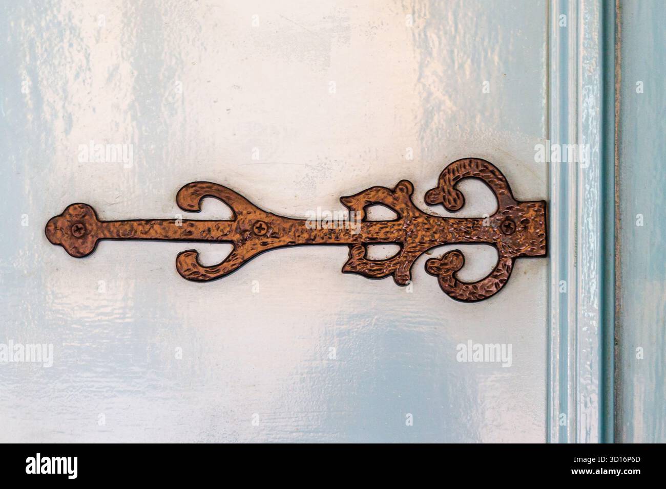 Jungfrau Maria und Kind in Arch Nische, religiöse Einrichtung für Hausaltar und katholischen Glauben Stockfoto