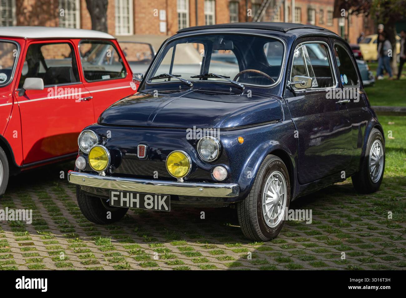 1971 Fiat 500, zu sehen beim Bicester Motion Scramble am 5. Oktober 2025. Stockfoto