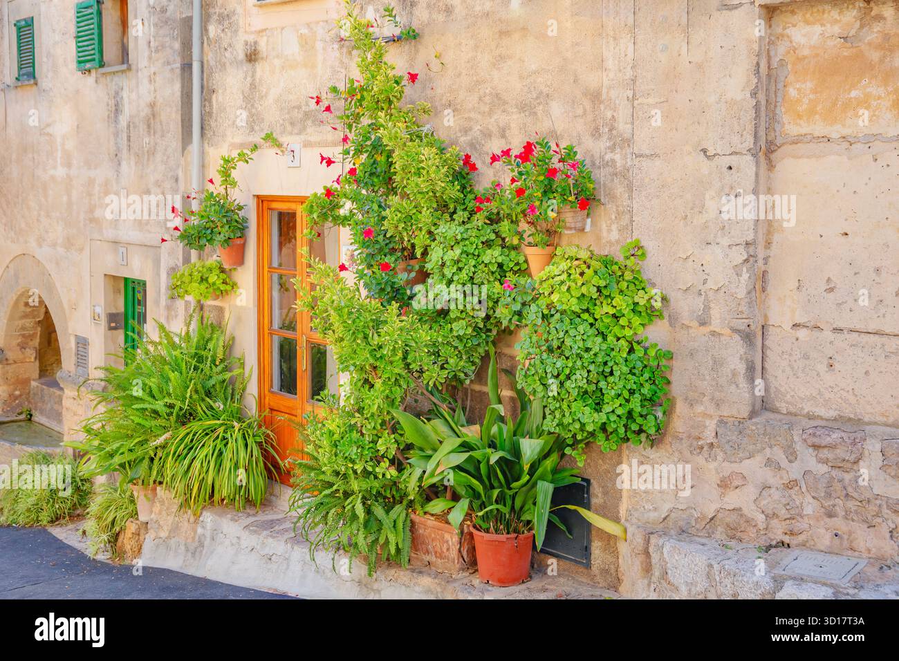 Historische Straße, Valldemossa, Mallorca, Balearen, Spanien Stockfoto