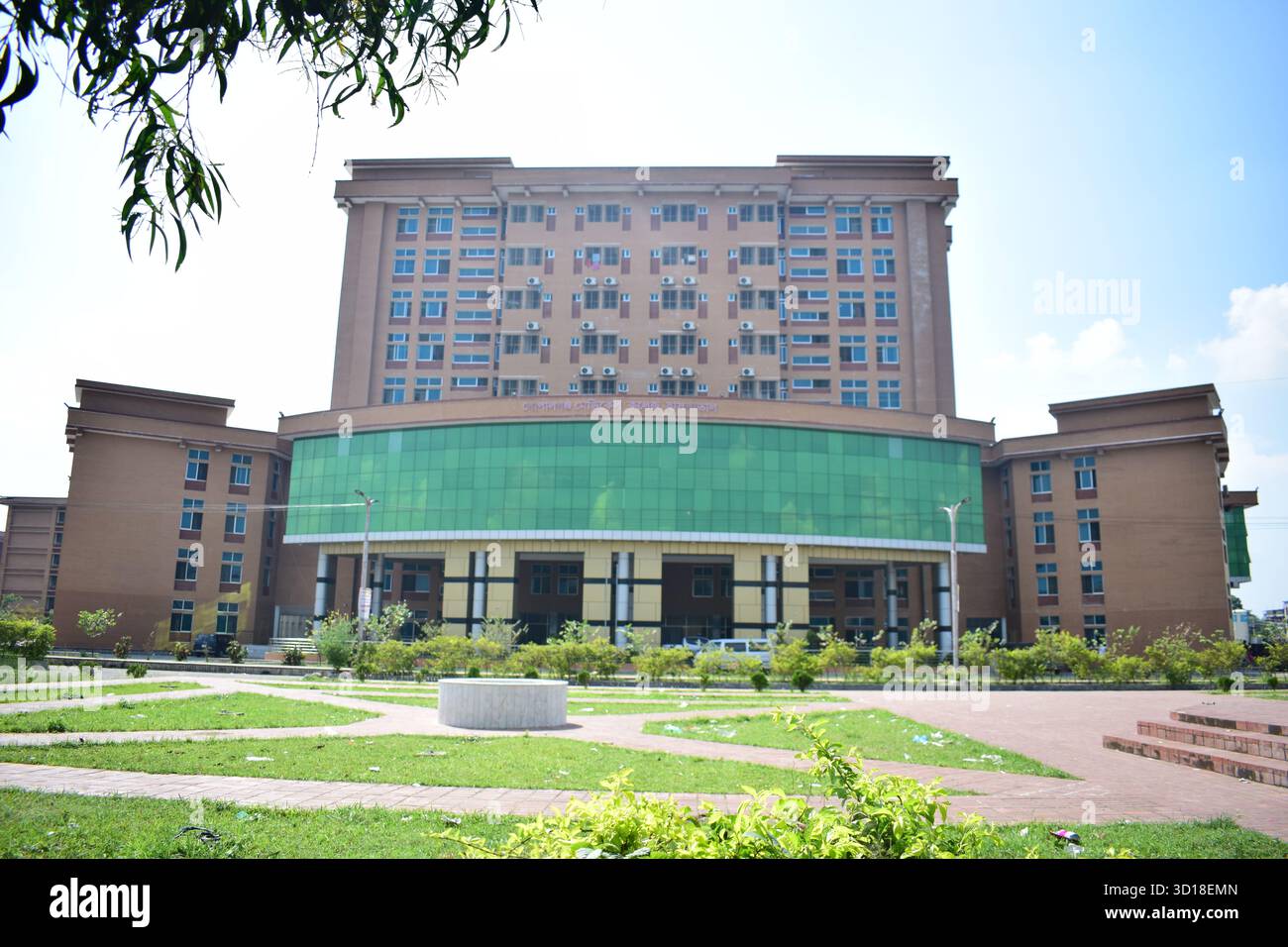 Gopalganj Medical College Hospital Hauptgebäude - Zentrum für Gesundheit und medizinische Ausbildung in Bangladesch Stockfoto