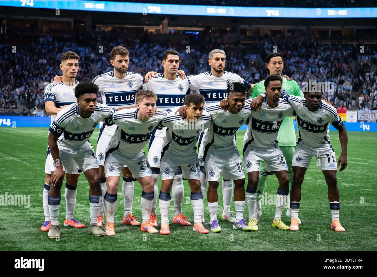 Vancouver, Kanada. Oktober 2025. Vancouver Whitecaps FC Startup posieren für Fotos vor Spiel 1 der Major League Soccer Round One Playoffs Series zwischen Vancouver Whitecaps FC und FC Dallas im BC Place Stadium in Vancouver, British Columbia, Kanada (NUR REDAKTIONELLE VERWENDUNG). Quelle: SPP Sport Pressefoto. /Alamy Live News Stockfoto