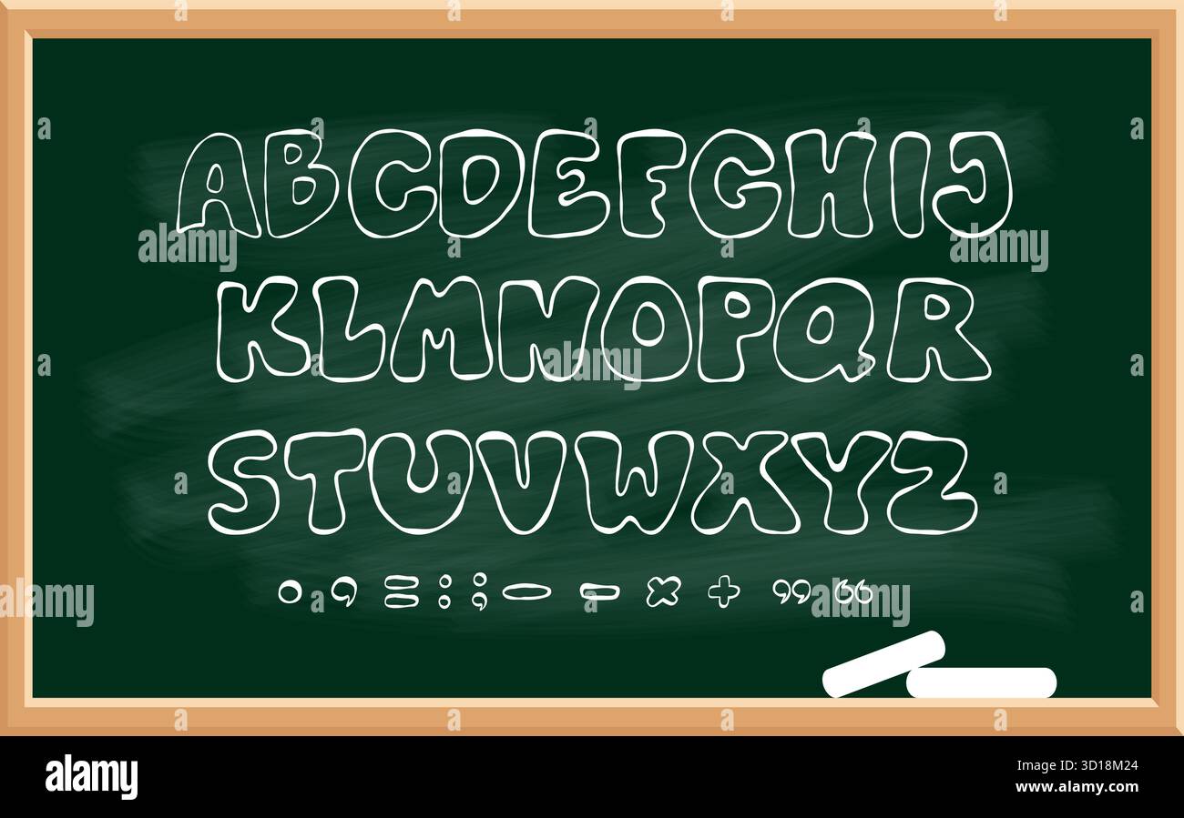Kreide-Schulgrüntafel mit weißen strukturierten Buchstaben. Isoliertes Buntstift-Blasenalphabet, Satzzeichen und Symbole handgezeichnete Kritzeleien für Stock Vektor