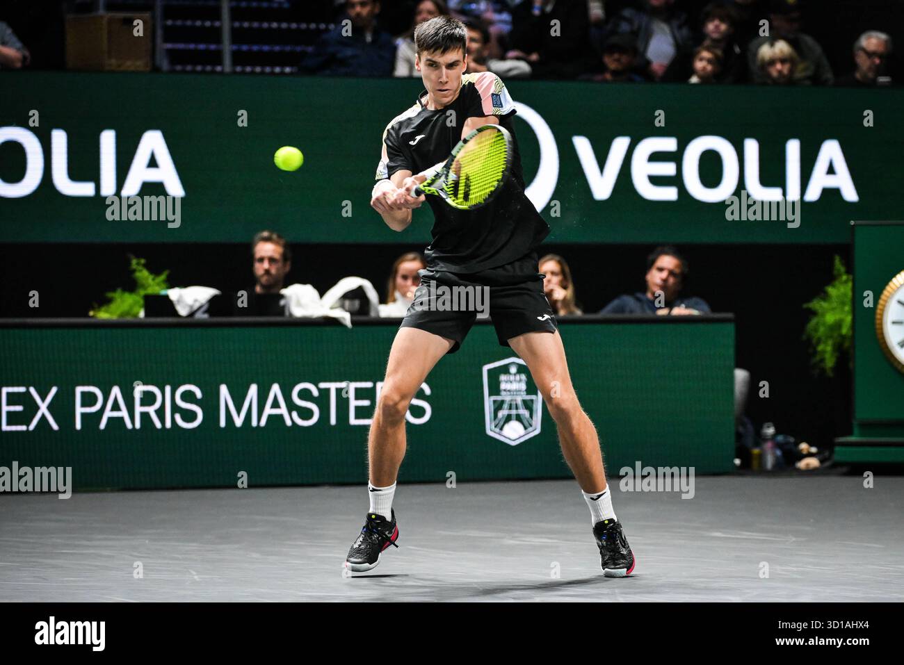 Fabian MAROZSAN von Ungarn während des ersten Tages des Rolex Paris Masters 2025, ATP Masters 1000 Tennisturniers am 27. Oktober 2025 in der La Defense Arena in Nanterre bei Paris, Frankreich - Foto Matthieu Mirville / DPPI Stockfoto