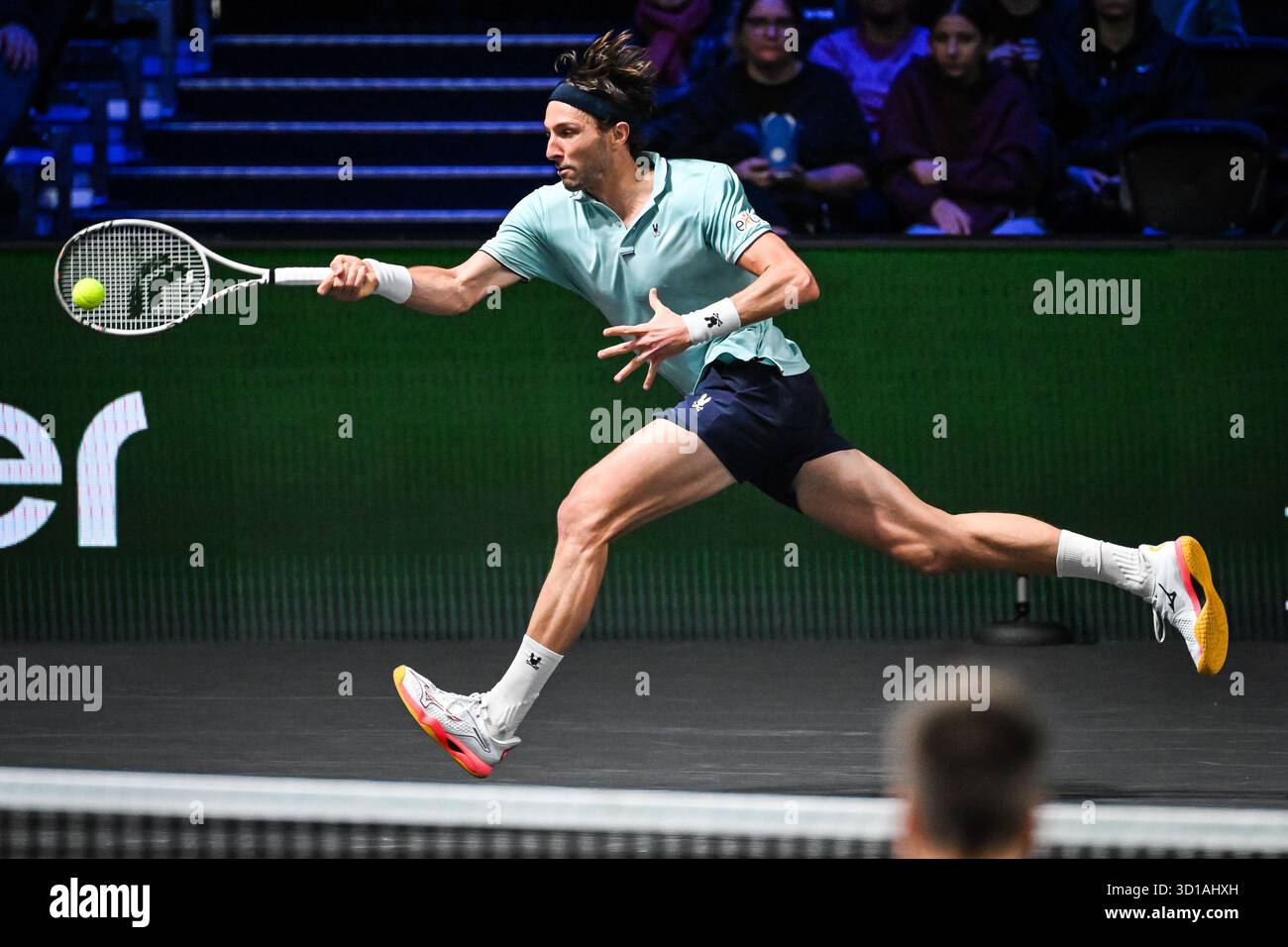 Arthur RINDERKNECH von Frankreich während des ersten Tages des Rolex Paris Masters 2025, ATP Masters 1000 Tennis Turniers am 27. Oktober 2025 in der La Defense Arena in Nanterre bei Paris, Frankreich - Foto Matthieu Mirville / DPPI Stockfoto