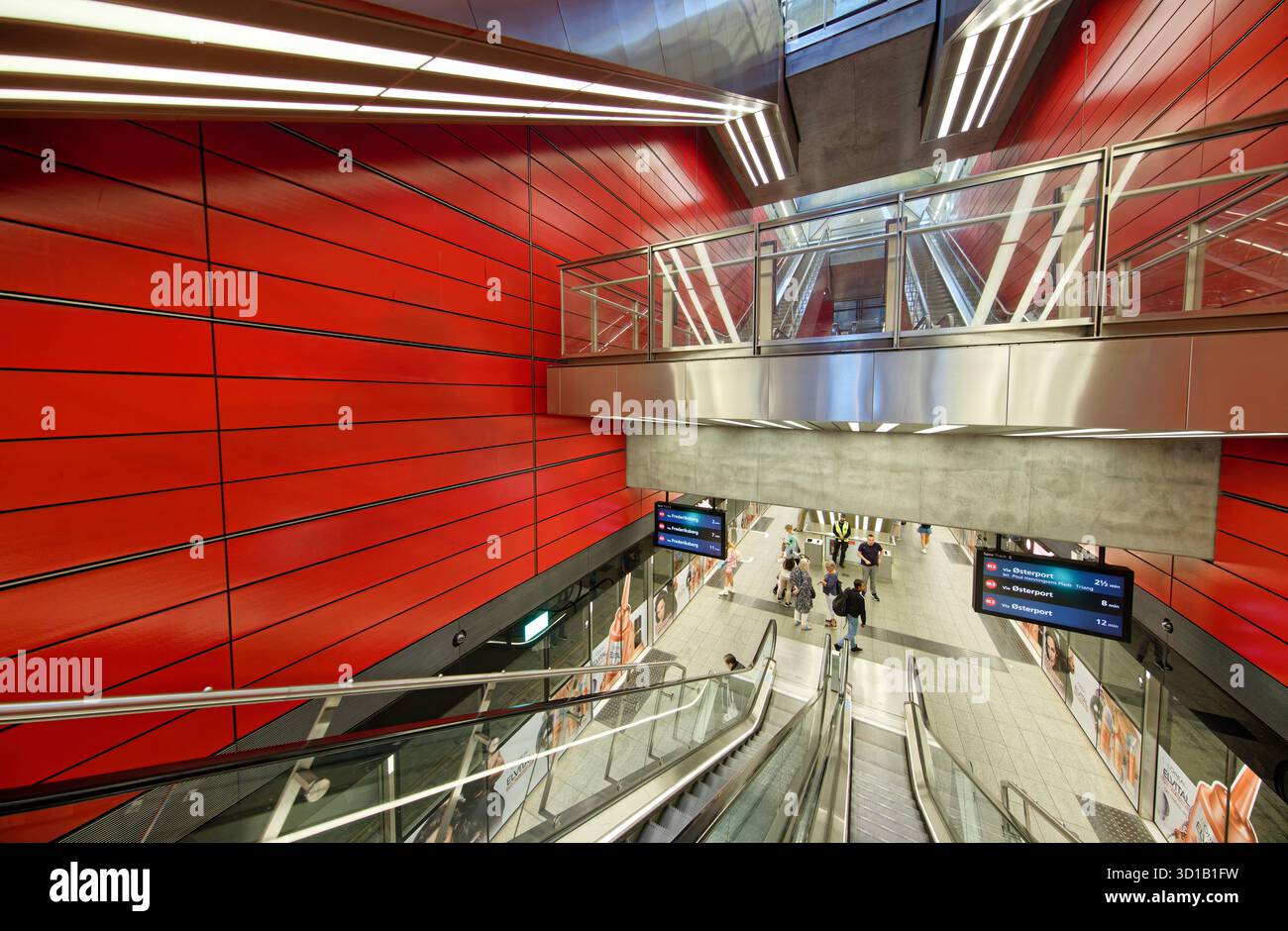 Kopenhagen, Daenemark, DK - U-Bahn-Station Norrebro 07.09.2025, Kopenhagen, Daenemark, DK - U-Bahn-Station Norrebro. Die Linien verkehren fahrerlos und vollautomatisch. Die Metro wird von der Firma Metro Service A/S betrieben, die sowohl für die Gleisanlagen als auch für den Fahrbetrieb zustaendig ist. Eigentuemer sind die italienischen Unternehmen AnsaldoBreda seit 2015 Teil von Hitachi Rail sowie das Mailaender Verkehrsunternehmen Azienda Trasporti Milanesi ATM. MODELLFREIGABE: NEIN, EIGENSCHAFTSFREIGABE: NEIN, c Stefan Trappe, http://www.trappe-foto.de, stefantrappe-foto.de - bei Verwendung des Fotos Stockfoto