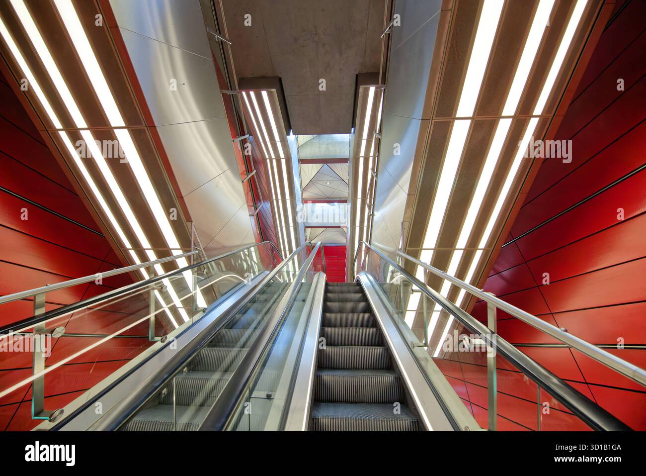 Kopenhagen, Daenemark, DK - U-Bahn-Station Norrebro 07.09.2025, Kopenhagen, Daenemark, DK - U-Bahn-Station Norrebro. Die Linien verkehren fahrerlos und vollautomatisch. Die Metro wird von der Firma Metro Service A/S betrieben, die sowohl für die Gleisanlagen als auch für den Fahrbetrieb zustaendig ist. Eigentuemer sind die italienischen Unternehmen AnsaldoBreda seit 2015 Teil von Hitachi Rail sowie das Mailaender Verkehrsunternehmen Azienda Trasporti Milanesi ATM. MODELLFREIGABE: NEIN, EIGENSCHAFTSFREIGABE: NEIN, c Stefan Trappe, http://www.trappe-foto.de, stefantrappe-foto.de - bei Verwendung des Fotos Stockfoto