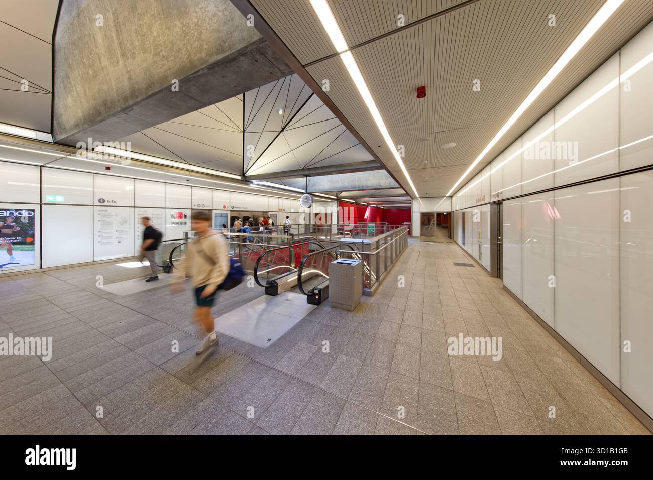 Kopenhagen, Daenemark, DK - U-Bahn-Station Norrebro 07.09.2025, Kopenhagen, Daenemark, DK - U-Bahn-Station Norrebro. Die Linien verkehren fahrerlos und vollautomatisch. Die Metro wird von der Firma Metro Service A/S betrieben, die sowohl für die Gleisanlagen als auch für den Fahrbetrieb zustaendig ist. Eigentuemer sind die italienischen Unternehmen AnsaldoBreda seit 2015 Teil von Hitachi Rail sowie das Mailaender Verkehrsunternehmen Azienda Trasporti Milanesi ATM. MODELLFREIGABE: NEIN, EIGENSCHAFTSFREIGABE: NEIN, c Stefan Trappe, http://www.trappe-foto.de, stefantrappe-foto.de - bei Verwendung des Fotos Stockfoto