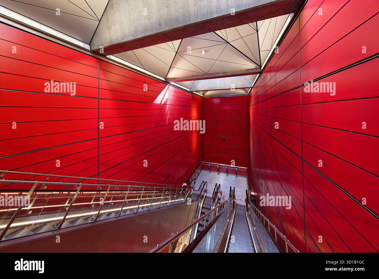 Kopenhagen, Daenemark, DK - U-Bahn-Station Norrebro 07.09.2025, Kopenhagen, Daenemark, DK - U-Bahn-Station Norrebro. Die Linien verkehren fahrerlos und vollautomatisch. Die Metro wird von der Firma Metro Service A/S betrieben, die sowohl für die Gleisanlagen als auch für den Fahrbetrieb zustaendig ist. Eigentuemer sind die italienischen Unternehmen AnsaldoBreda seit 2015 Teil von Hitachi Rail sowie das Mailaender Verkehrsunternehmen Azienda Trasporti Milanesi ATM. MODELLFREIGABE: NEIN, EIGENSCHAFTSFREIGABE: NEIN, c Stefan Trappe, http://www.trappe-foto.de, stefantrappe-foto.de - bei Verwendung des Fotos Stockfoto