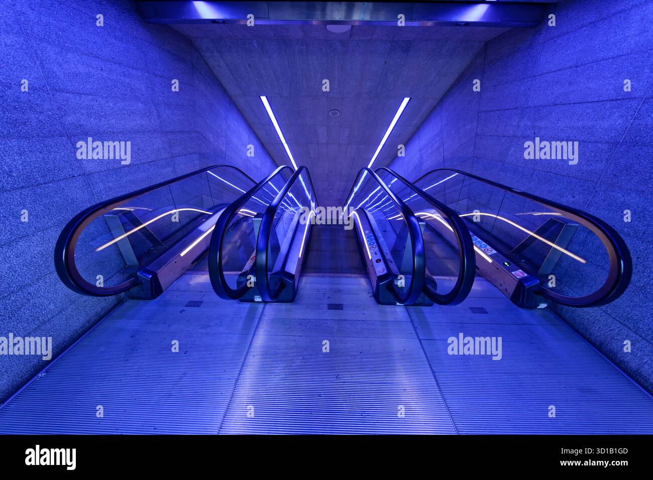 Kopenhagen, Daenemark, DK - U-Bahn-Station Norrebro 07.09.2025, Kopenhagen, Daenemark, DK - U-Bahn-Station Norrebro. Die Linien verkehren fahrerlos und vollautomatisch. Die Metro wird von der Firma Metro Service A/S betrieben, die sowohl für die Gleisanlagen als auch für den Fahrbetrieb zustaendig ist. Eigentuemer sind die italienischen Unternehmen AnsaldoBreda seit 2015 Teil von Hitachi Rail sowie das Mailaender Verkehrsunternehmen Azienda Trasporti Milanesi ATM. MODELLFREIGABE: NEIN, EIGENSCHAFTSFREIGABE: NEIN, c Stefan Trappe, http://www.trappe-foto.de, stefantrappe-foto.de - bei Verwendung des Fotos Stockfoto