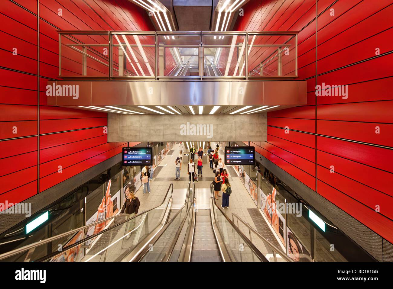 Kopenhagen, Daenemark, DK - U-Bahn-Station Norrebro 07.09.2025, Kopenhagen, Daenemark, DK - U-Bahn-Station Norrebro. Die Linien verkehren fahrerlos und vollautomatisch. Die Metro wird von der Firma Metro Service A/S betrieben, die sowohl für die Gleisanlagen als auch für den Fahrbetrieb zustaendig ist. Eigentuemer sind die italienischen Unternehmen AnsaldoBreda seit 2015 Teil von Hitachi Rail sowie das Mailaender Verkehrsunternehmen Azienda Trasporti Milanesi ATM. MODELLFREIGABE: NEIN, EIGENSCHAFTSFREIGABE: NEIN, c Stefan Trappe, http://www.trappe-foto.de, stefantrappe-foto.de - bei Verwendung des Fotos Stockfoto