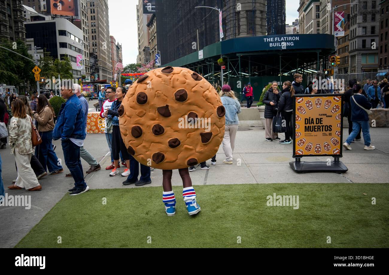 Markenaktivierung für Mondelez International Chips Ahoy! Marke von Schokoladenchips-Cookies in Zusammenarbeit mit der Fernsehsendung „Stranger Things“ Netflix im Flatiron Plaza in New York am Samstag, 25. Oktober 2025. (© Richard B. Levine) Stockfoto