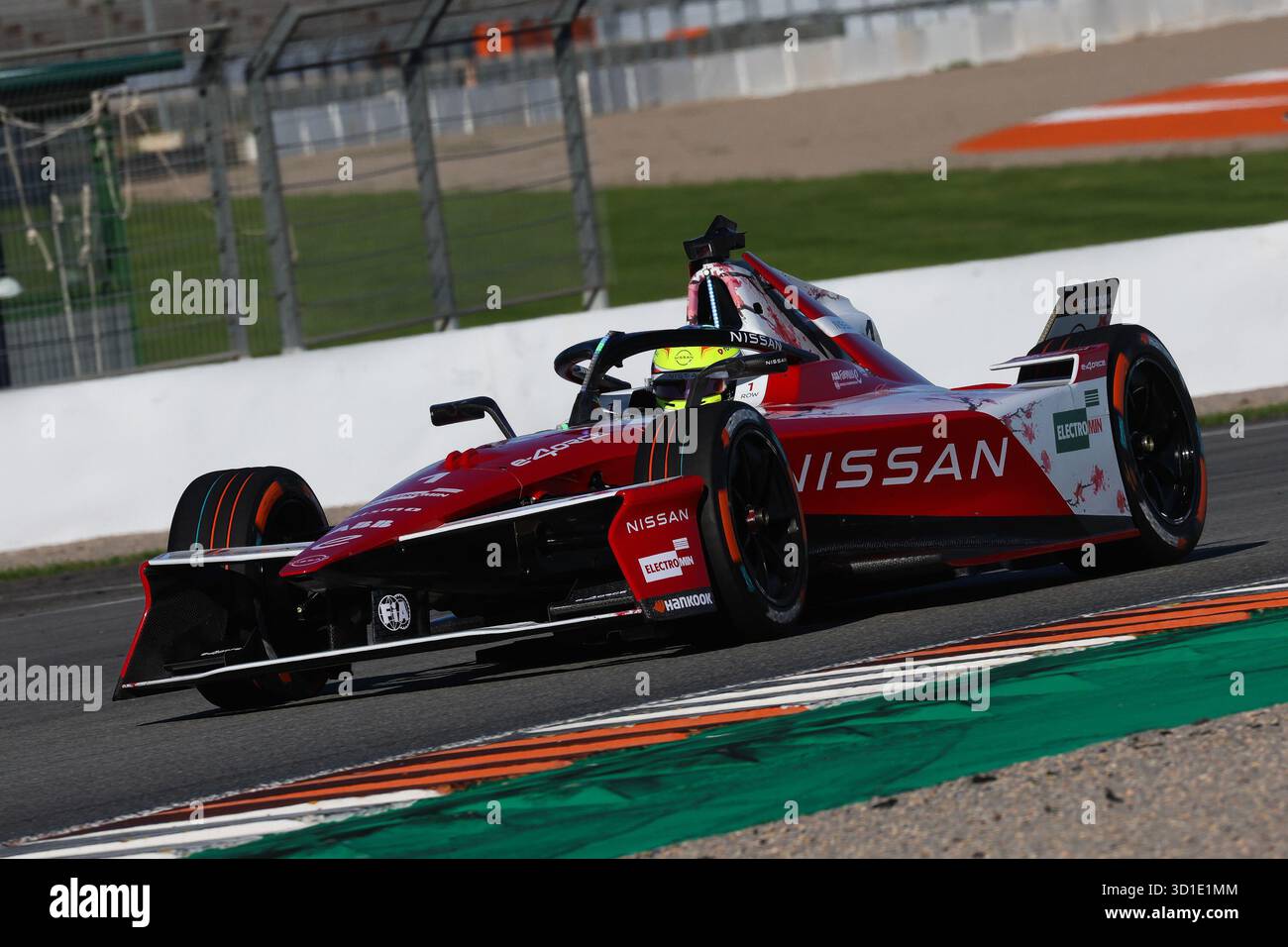 Cheste, Spanien. Oktober 2025. Oliver Rowland fährt seinen Nussan. FIA Formel E Vorsaisontests 2026. Sitzung 1 - Circuito Ricardo Tormo, Cheste, Comunitat Valenciana, Spanien (Credits Credit: Unicode Images/Alamy Live News Stockfoto