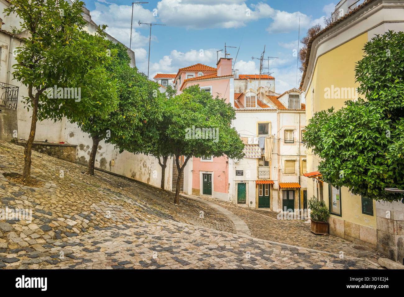 Lissabon, Portugal - ein ruhiger Platz in der Alfama Stockfoto