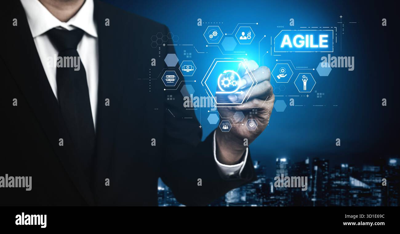 Agiles Projektmanagement mit Teams und agiles Planen für agiles entwickeln. Agile ermöglicht Flexibilität, Zusammenarbeit und kontinuierliche Verbesserung Stockfoto