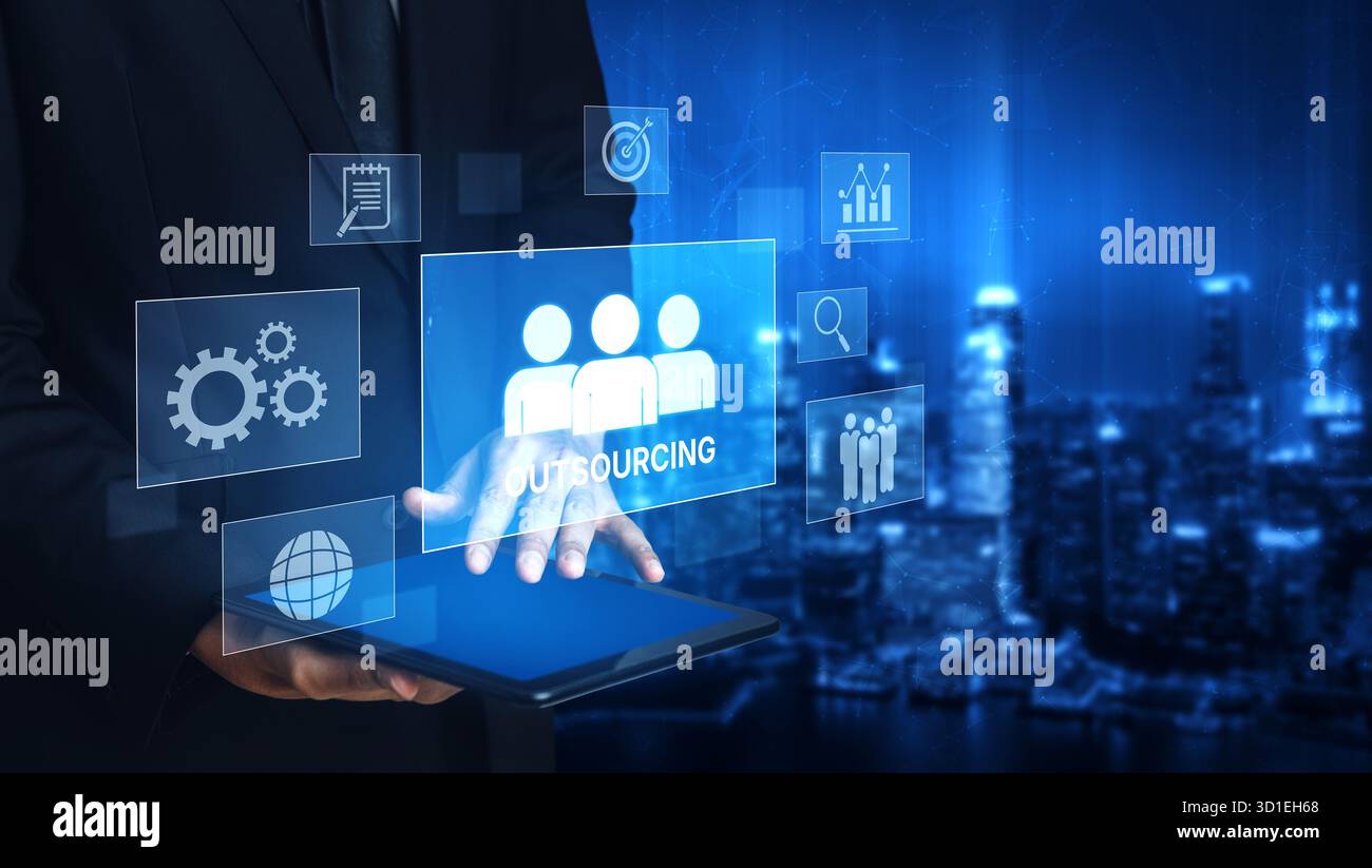Outsourcing-Konzept, das Zusammenarbeit, Delegierung, globale Belegschaft, Produktivität und Aufgabenverwaltung durch Remote-Teams und externen Service p Stockfoto