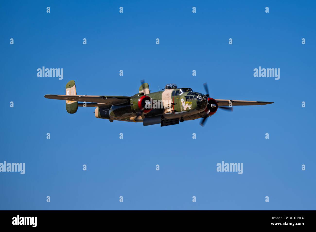 Sky Fiesta 2025 10-25-2025 Las Cruces NM USA Commemerative Air Force North American B-25J Yellow Rose bei der Sky Fiesta 2025 Airshow in Las Cruces in Stockfoto