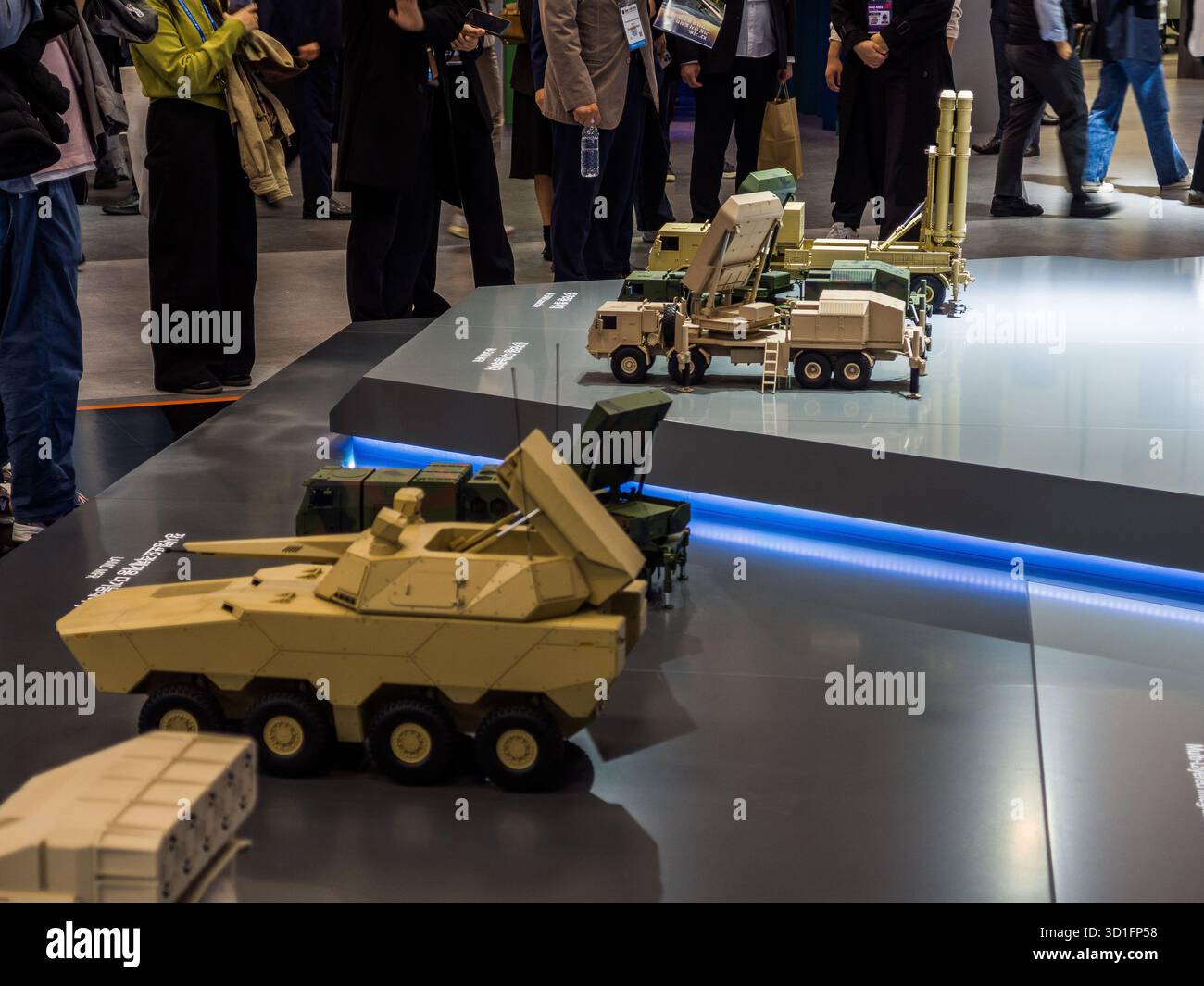 Goyang, Südkorea – 23. Oktober 2025: Hanwha Kurzstrecken-AESA-Radar, intelligentes 40-mm-unbemanntes Luftverteidigungssystem Stockfoto