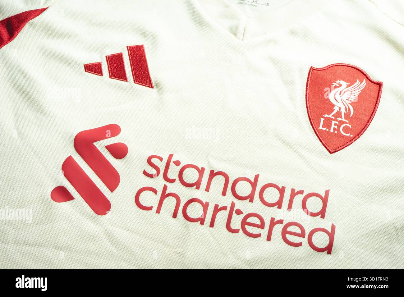 Nahaufnahme von einem Liverpool Auswärtstrikot 2025/2026. Oktober 2025. Sao paulo, Brasilien. Stockfoto
