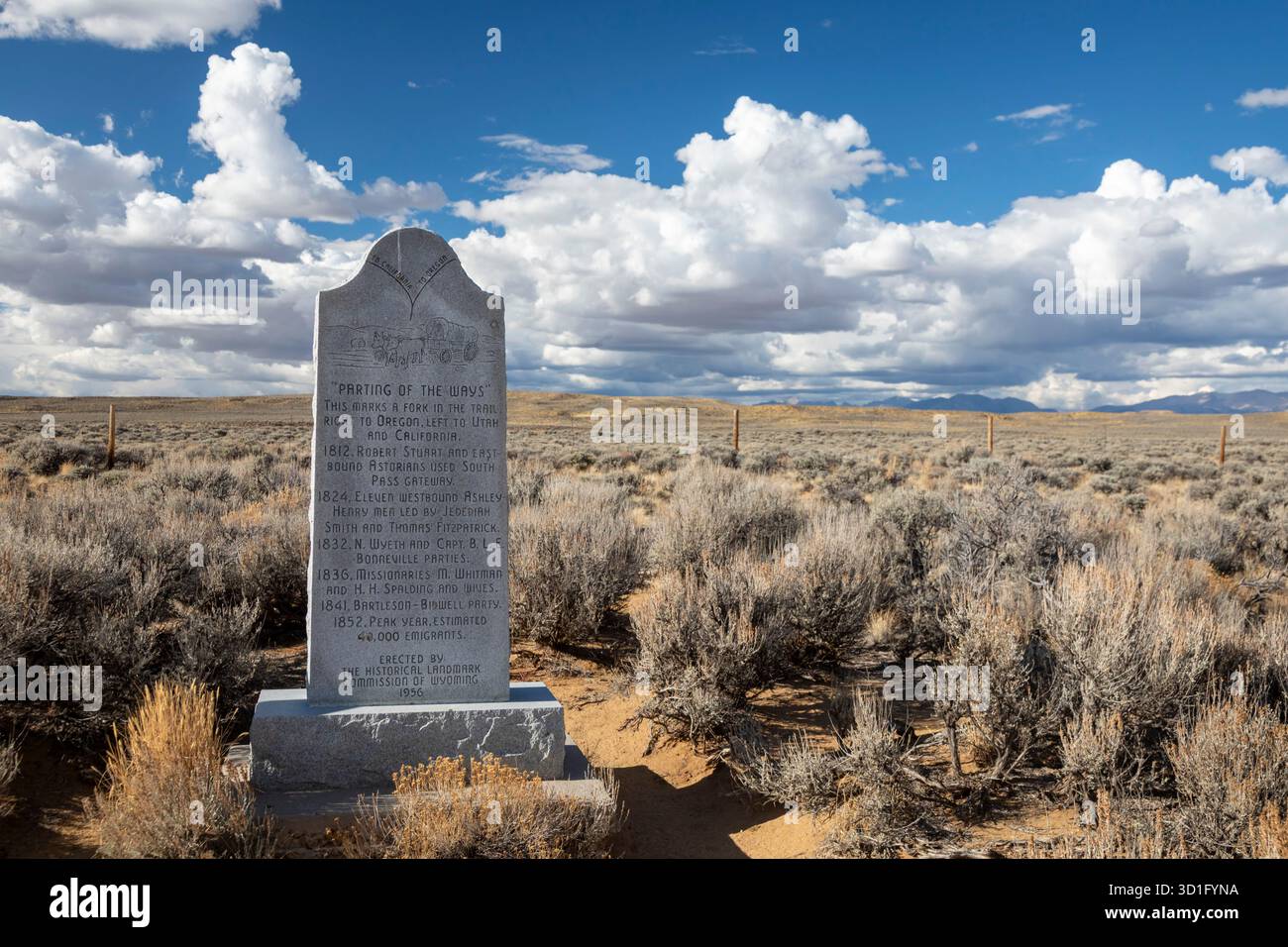 Farson, Wyoming – das „Parting of the Ways“-Denkmal liegt in der Nähe des Ortes, an dem sich die Emigranten in den 1840er und 1850er Jahren entscheiden mussten, ob sie sich für eine Flucht entscheiden sollten Stockfoto