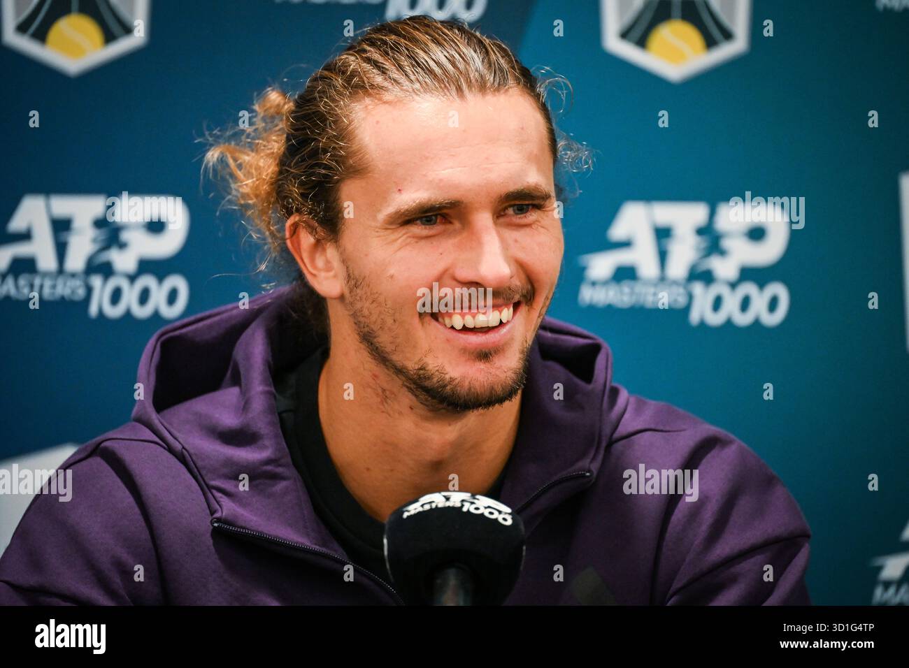 Alexander ZVEREV von Deutschland während des Rolex Paris Masters 2025, ATP Masters 1000 Tennisturniers am 28. Oktober 2025 in der La Defense Arena in Nanterre bei Paris Stockfoto