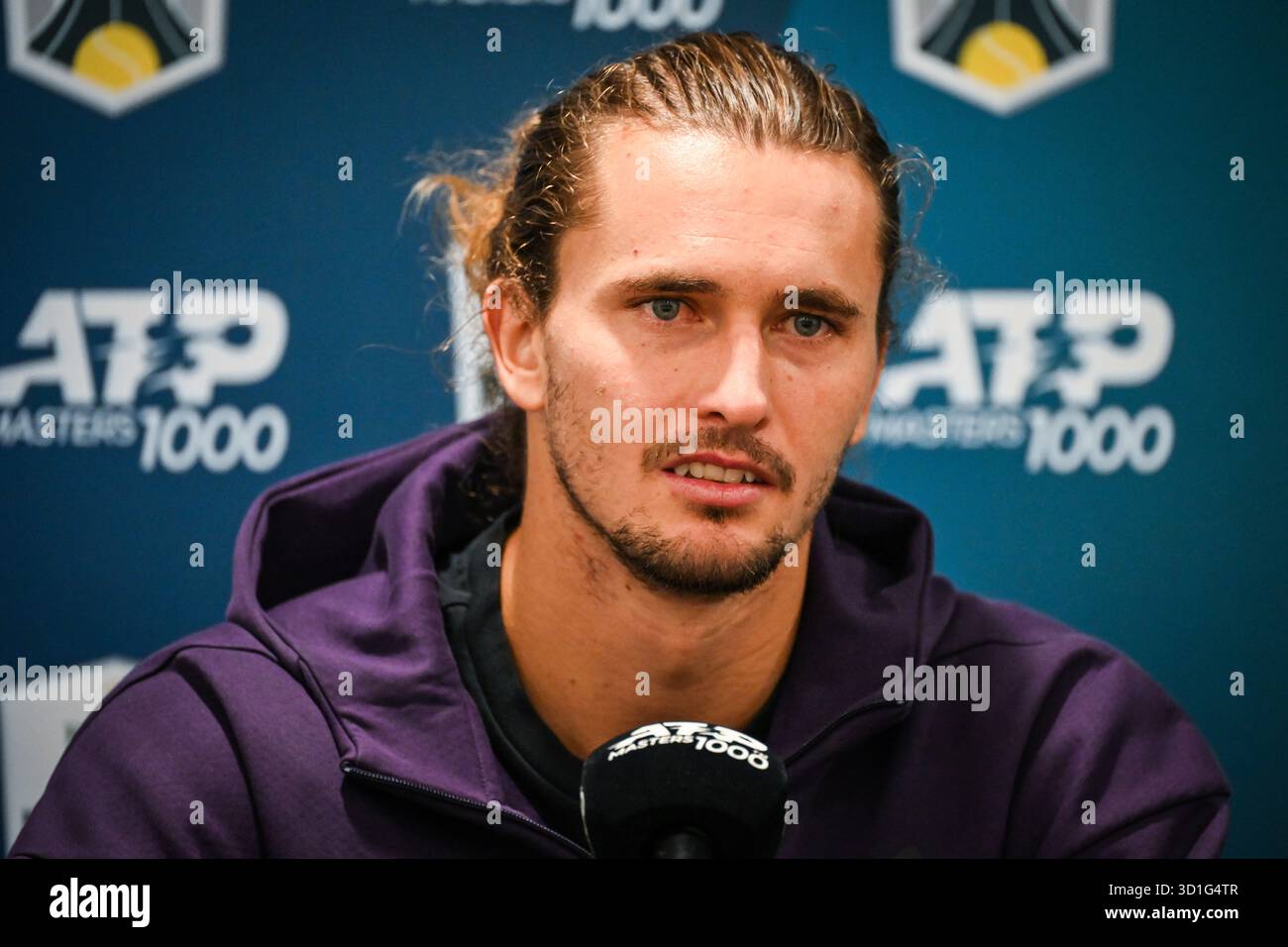 Alexander ZVEREV von Deutschland während des Rolex Paris Masters 2025, ATP Masters 1000 Tennisturniers am 28. Oktober 2025 in der La Defense Arena in Nanterre bei Paris Stockfoto
