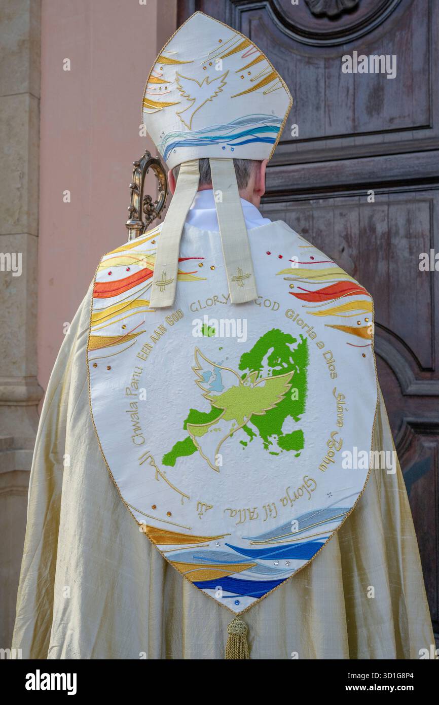 Der anglikanische Bischof von Europa ist der rechte Reverend Dr. Robert Innes. Seit 2014 ist er Diözesanbischof und hat seinen Sitz in Brüssel Stockfoto