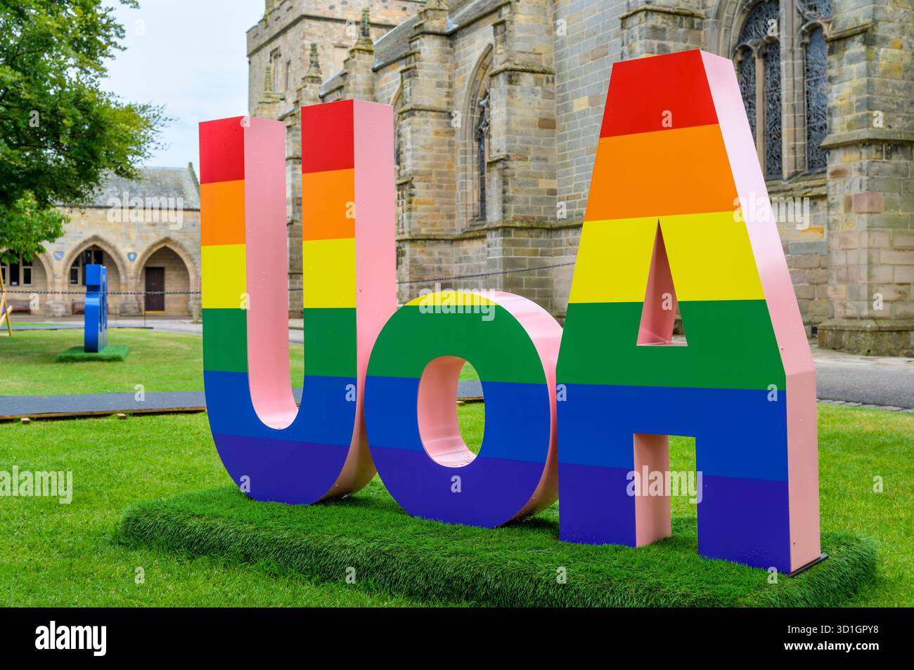 Unterschrift der Universität Aberdeen in Regenbogenfarben, King's College, Aberdeen University, Schottland, Großbritannien Stockfoto