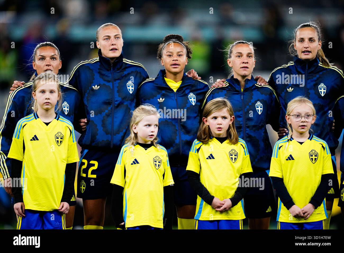 GÖTEBORG, SCHWEDEN 20251028die Schwedinnen Johanna Rytting Kaneryd, Elma Junttila Nelhage, Felicia Schröder, Julia Zigiotti Olme und Nathalie Björn vor dem Halbfinale der Nationalliga der Frauen zwischen Schweden und Spanien bei Gamla Ullevi in Göteborg, Schweden, Dienstag, 28. Oktober 2025. Foto: Björn Larsson Rosvall/TT/Code 9200 dieser Text ist automatisch übersetzt Credit: TT News Agency/Alamy Live News Stockfoto