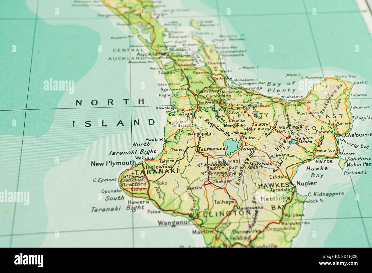 Dies ist eine antike Weltkarte mit Schwerpunkt auf Teilen Neuseelands, Australiens und umliegenden Inseln wie Vanuatu, Salomonen, Papua-Neuguinea und Stockfoto