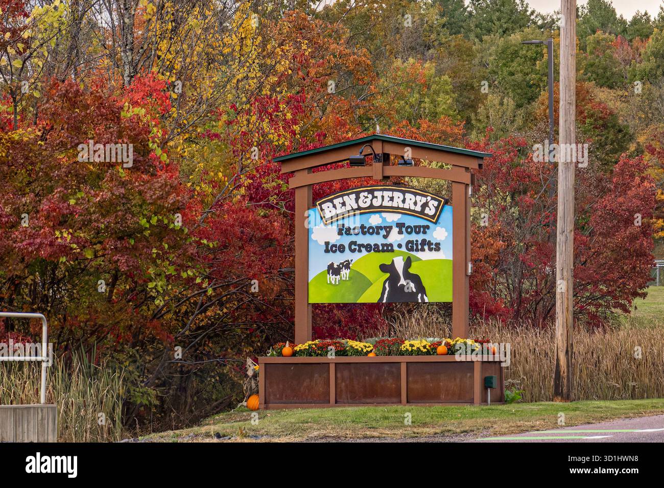 Waterbury, Vermont - 11. Oktober 2024: Ben and Jerry's bietet eine 30-minütige geführte Factory Experience Tour. Endet im Flavor Room mit einer Probe von ihnen Stockfoto