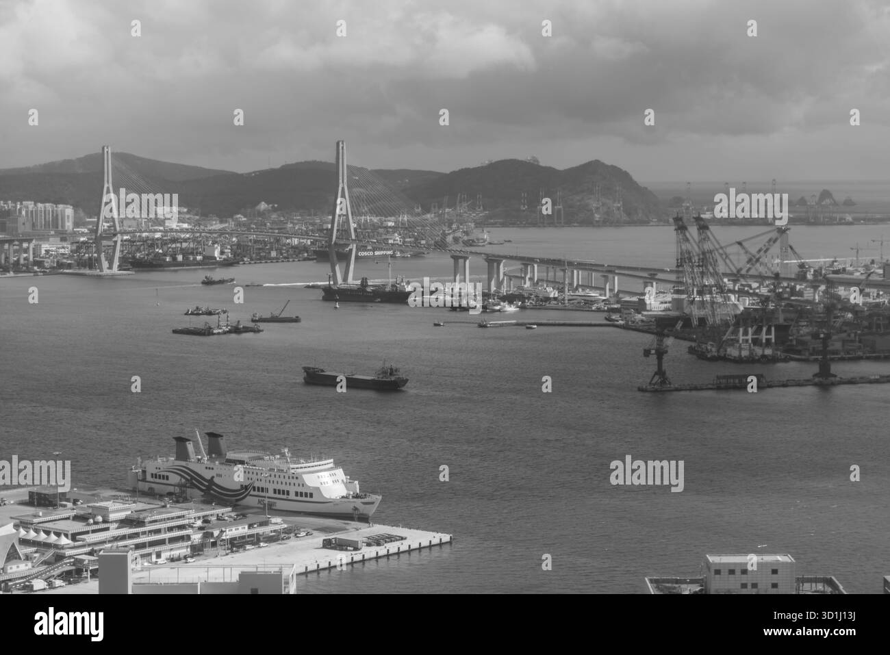 Stadtbild von Busan Metropolitan City und Busan Harbour in Busan, Südkorea am 15. Februar 2023 Stockfoto