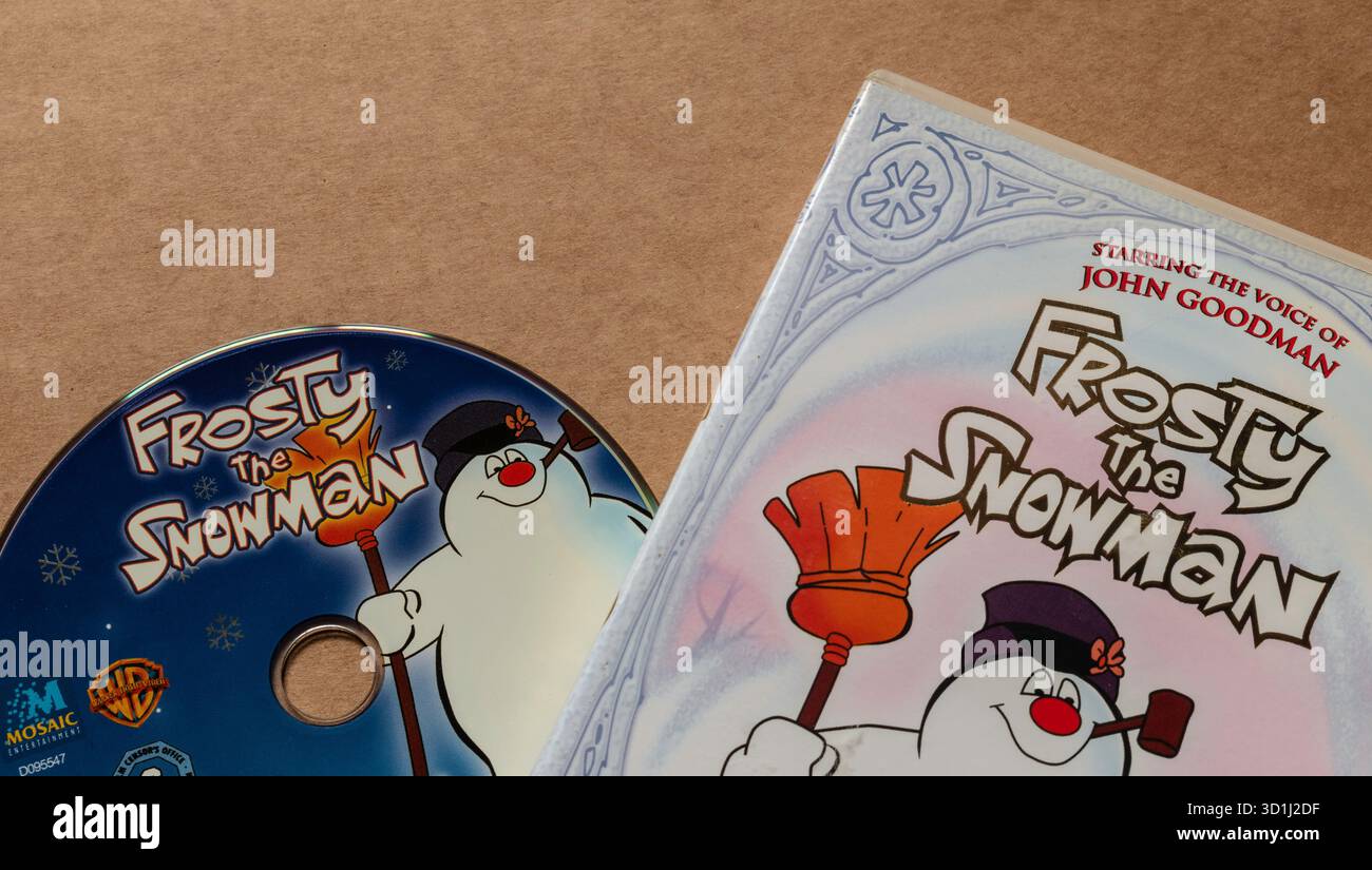 'Frosty the Snowman' DVD mit Cover mit animierter Filmbeschreibung, die die Stimme von John Goodman in den Hauptrollen zeigt, isoliert auf hellem Hintergrund. Stockfoto