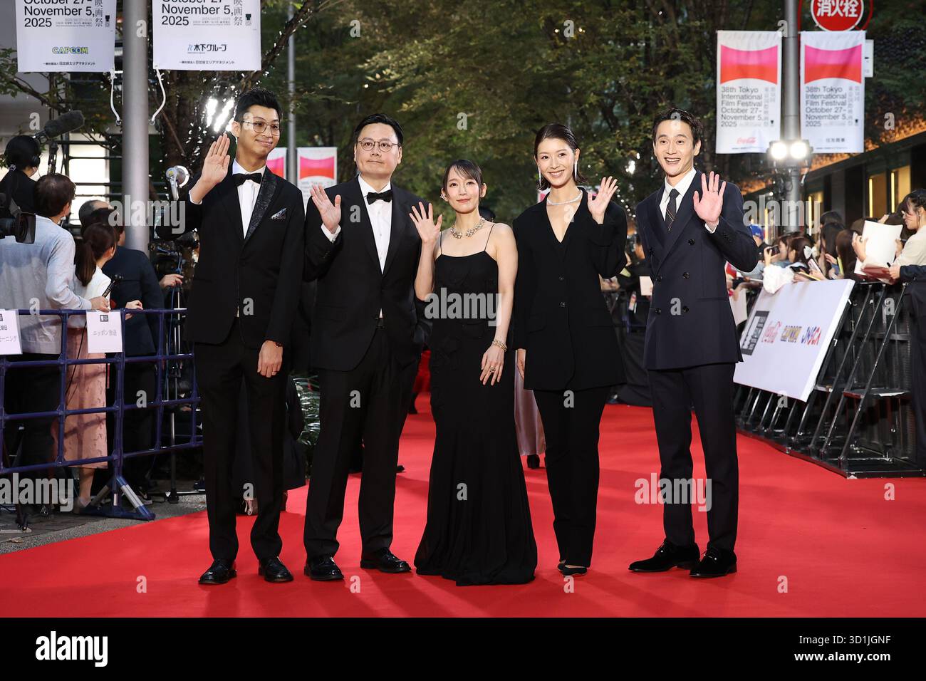 Oktober 2025. Oktober 2025. Liu Kuan-Ting, Jennifer Yu, Riho Yoshioka, 27. Oktober 2025 – das 38. Internationale Filmfestival Tokio. Eröffnungszeremonie auf dem Tokyo International Forum in Tokio, Japan am 27. Oktober 2025. Quelle: 2025 TIFF/AFLO/Alamy Live News Stockfoto