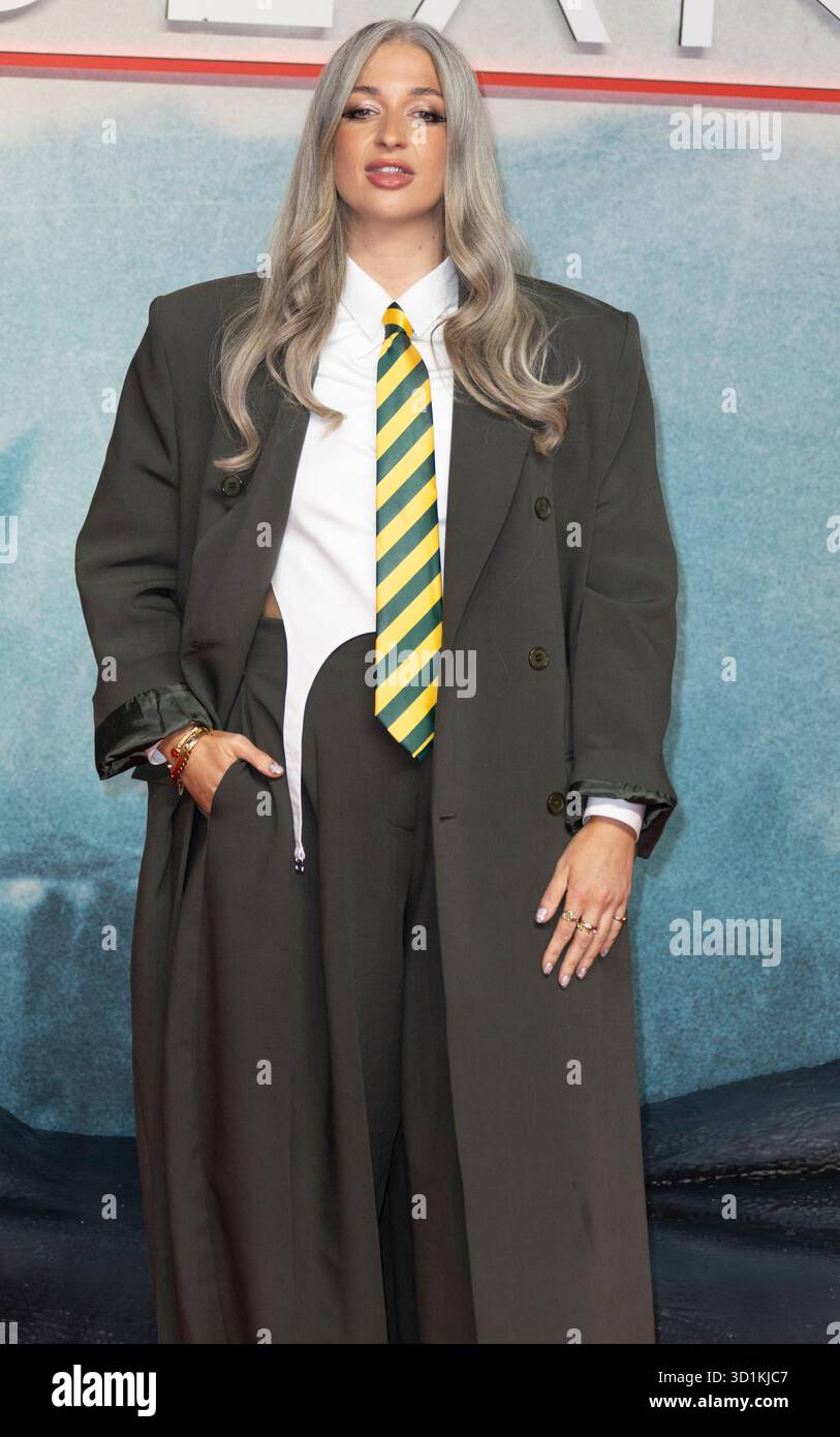 27. Oktober 2025, London, England, UK - Harriet Rose nimmt an der Predator Badlands UK Special Film Screening am BFI Imax Teil Stockfoto