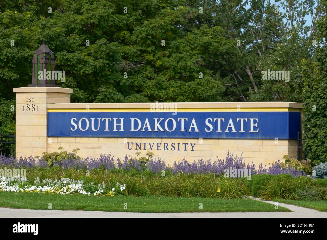 Eintrittsschild für die South Dakota State University in Brookings Stockfoto
